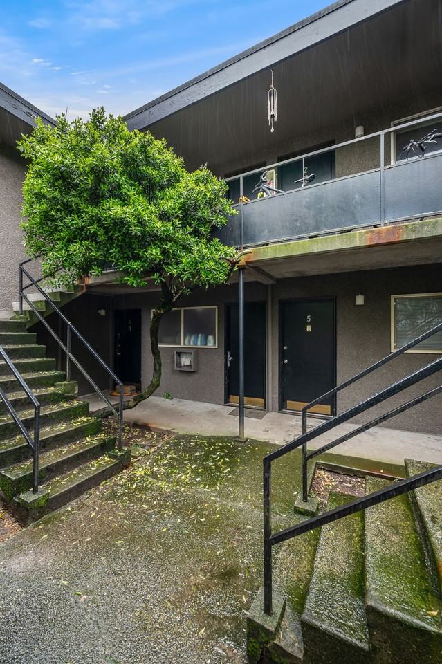 CHLS Chelsye Apartments - Photo 3 of 6