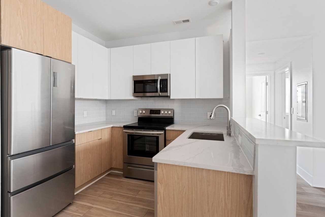 3935-3937 Lancaster - Photo 6 of 33