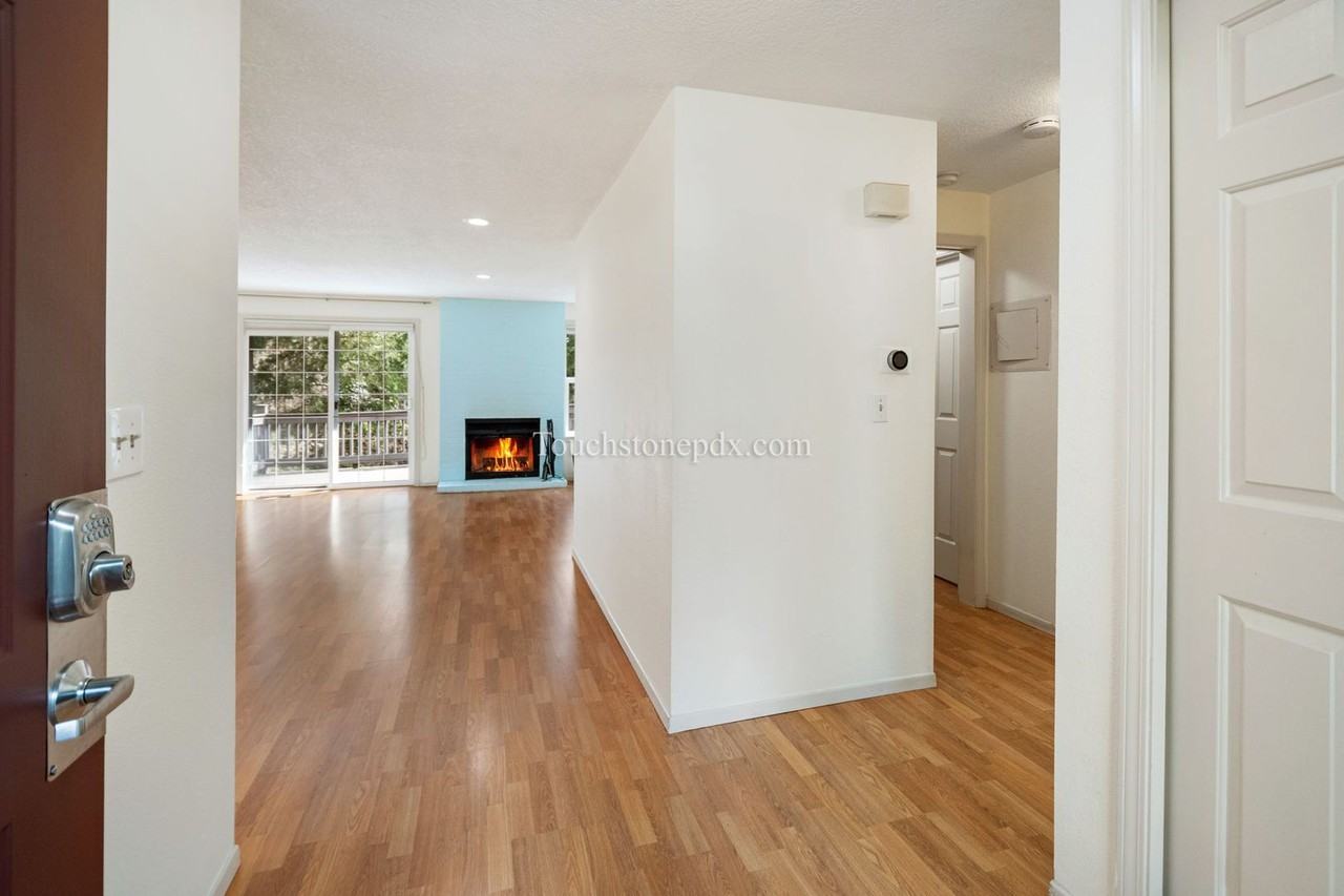 6330 Sw 152nd Ave - Photo 6 of 33