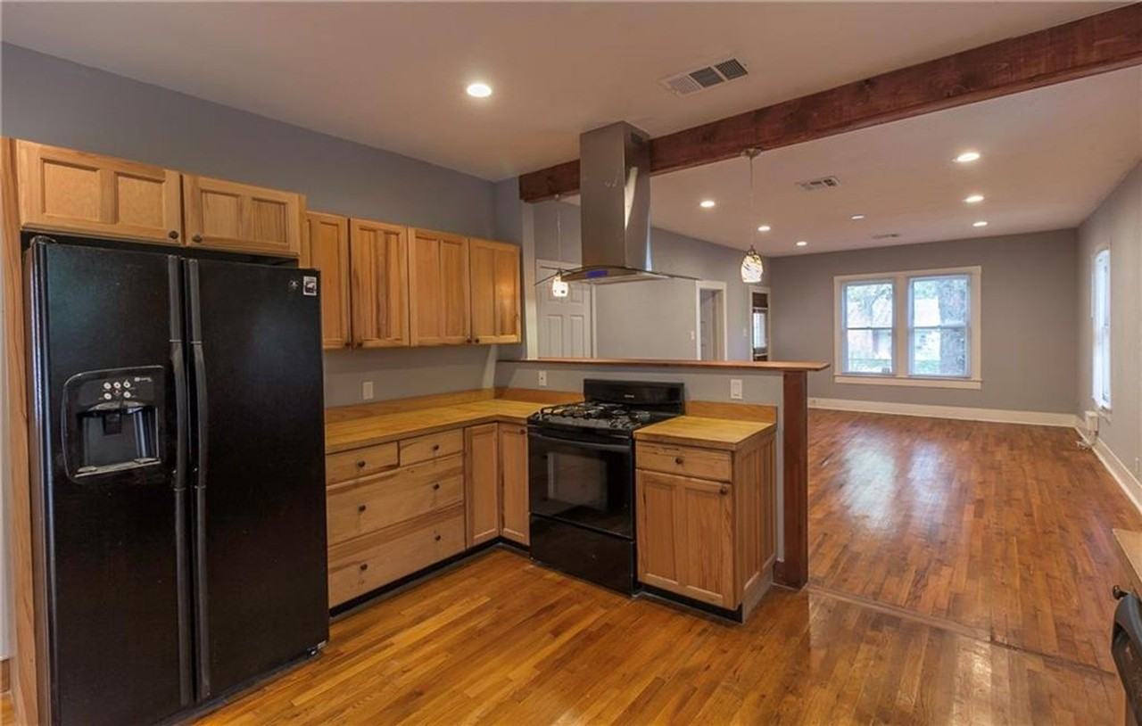 4517 Avenue F - Photo 2 of 27