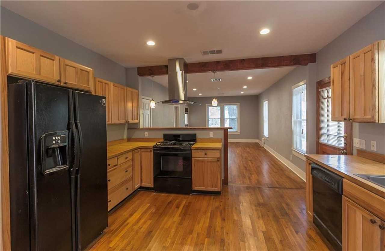 4517 Avenue F - Photo 5 of 27
