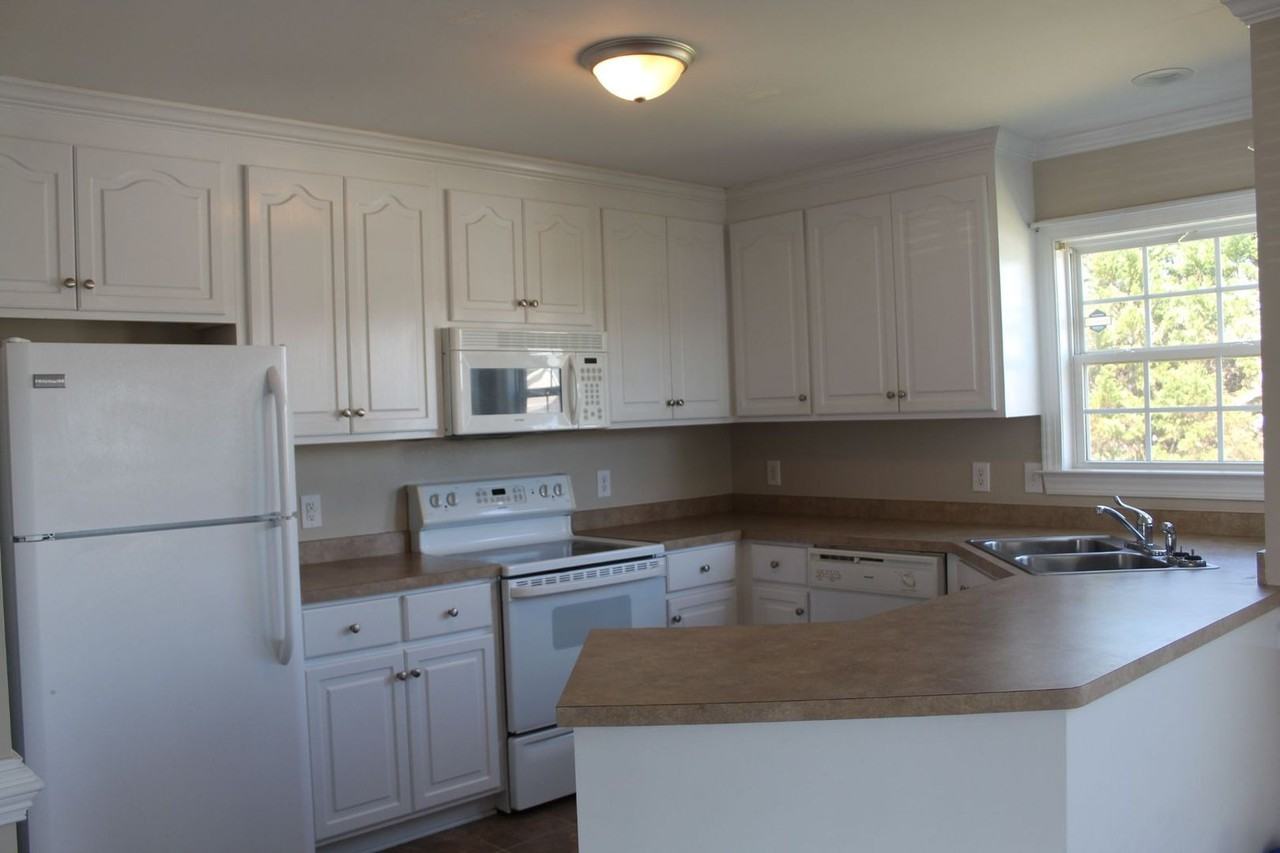 205 Partridge Ln - Photo 2 of 12