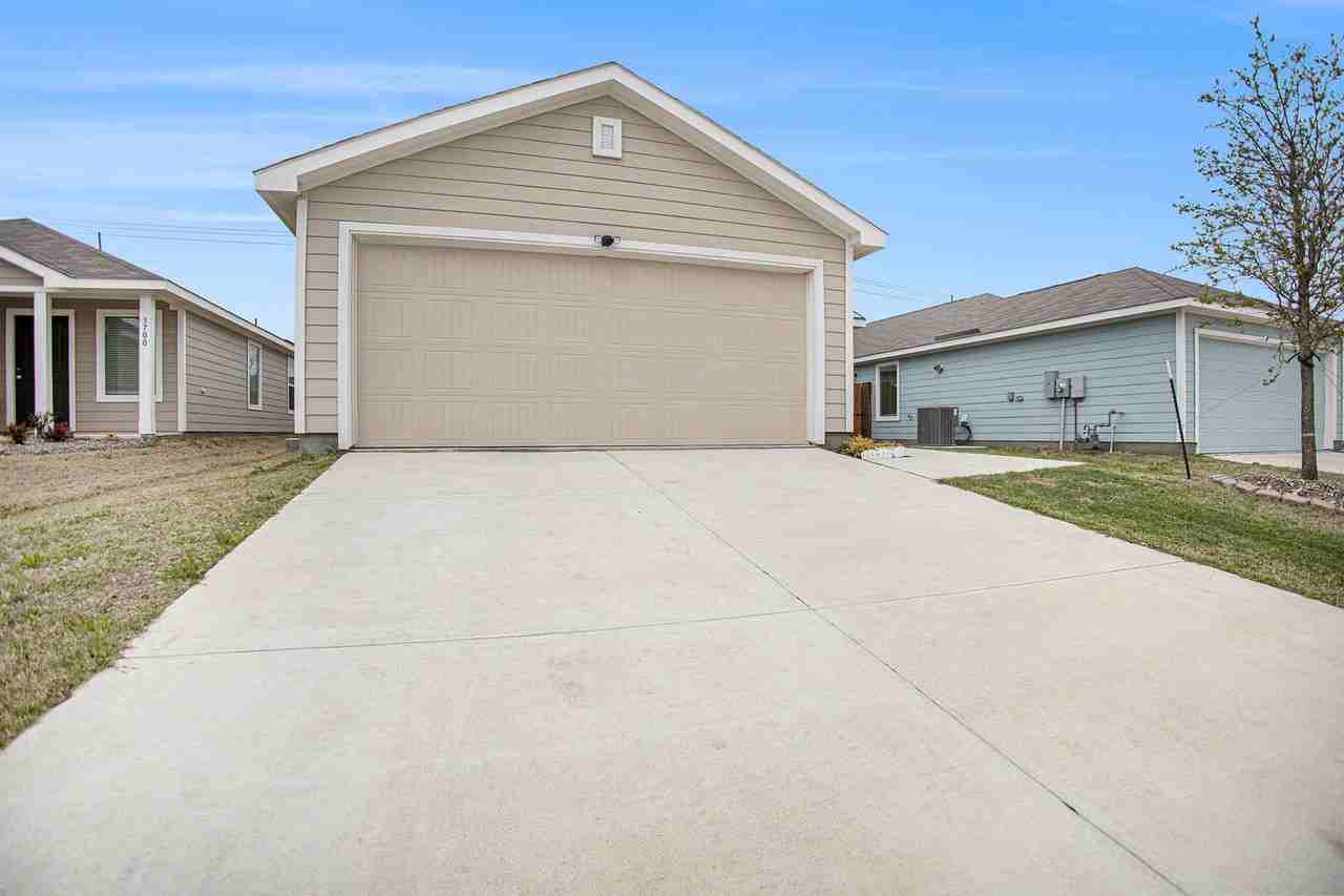3624 Bluebird Ln - Photo 3 of 26