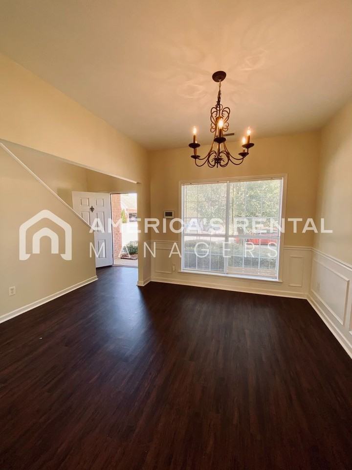 253 Bentmoor Ln - Photo 6 of 28