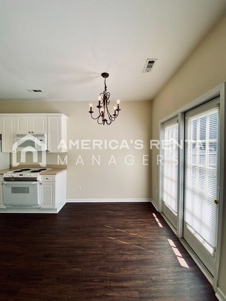 253 Bentmoor Ln - Photo 7 of 28