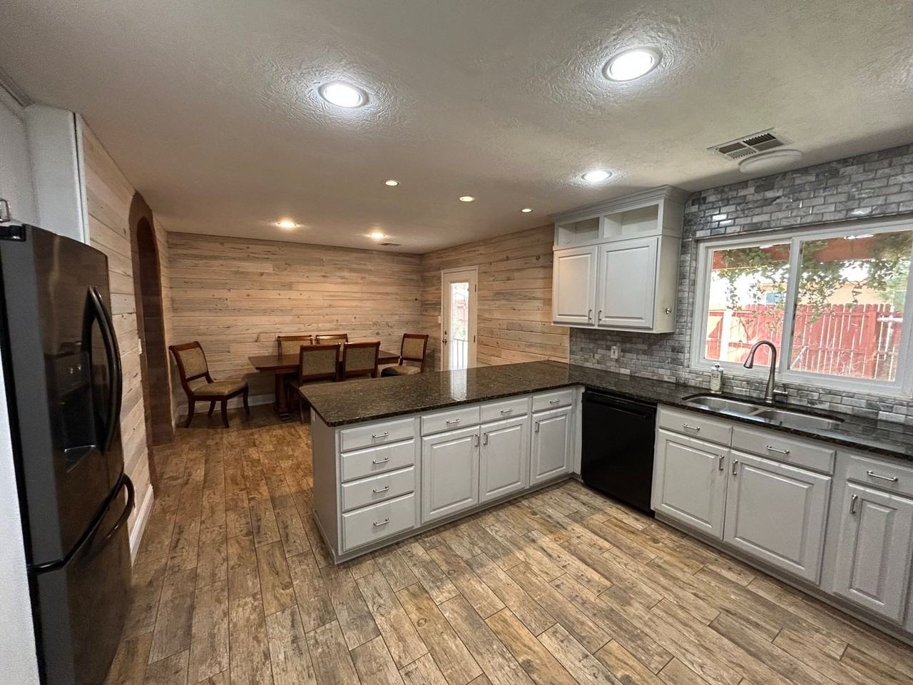 1470 W Jade Dr - Photo 3 of 50