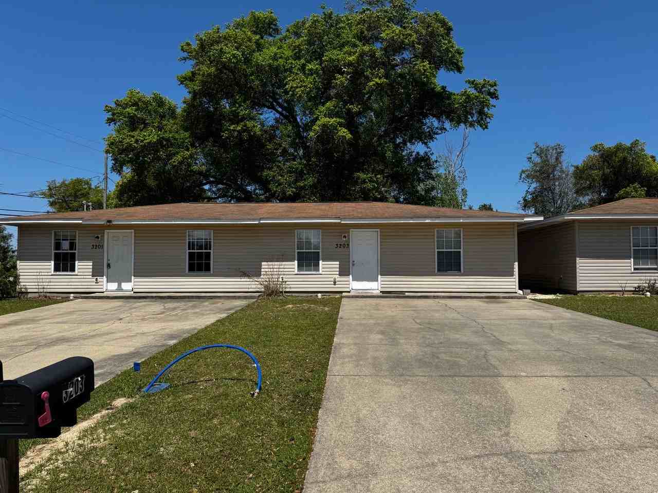 3203 E 2nd Ct - Photo 6 of 6