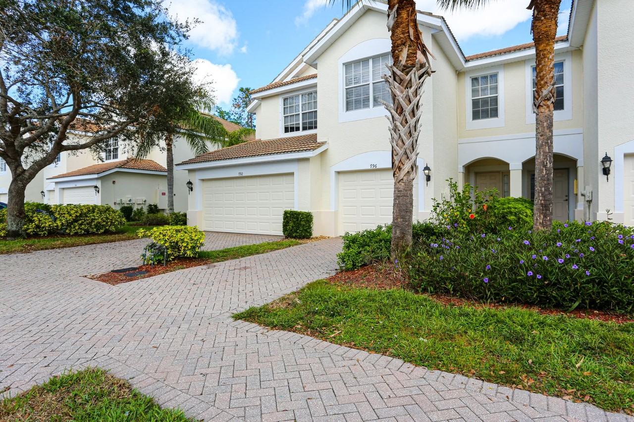 796 Hampton Cir - Photo 3 of 50