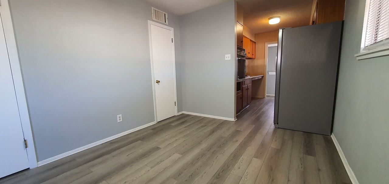 2791 Oxford Ave - Photo 6 of 31