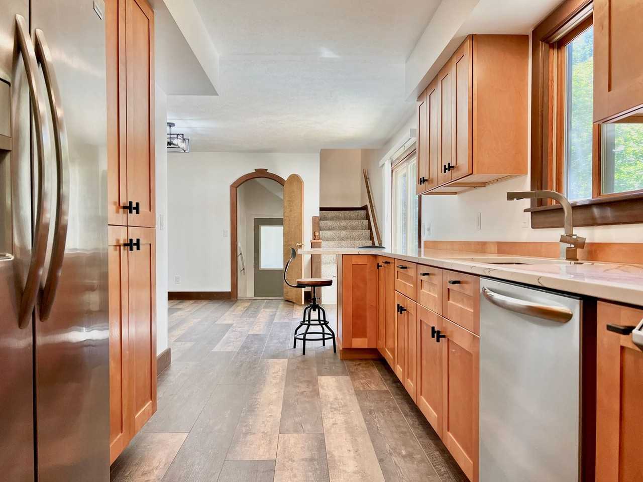 4025 Cedar Lake Rd - Photo 3 of 27