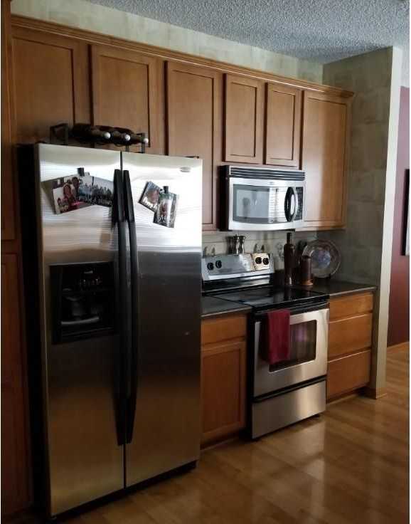 11009 Oak Grove Cir #D - Photo 2 of 12