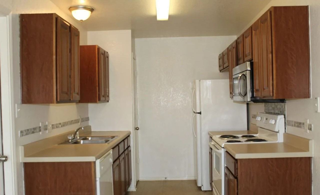 503 E Union - Photo 6 of 11