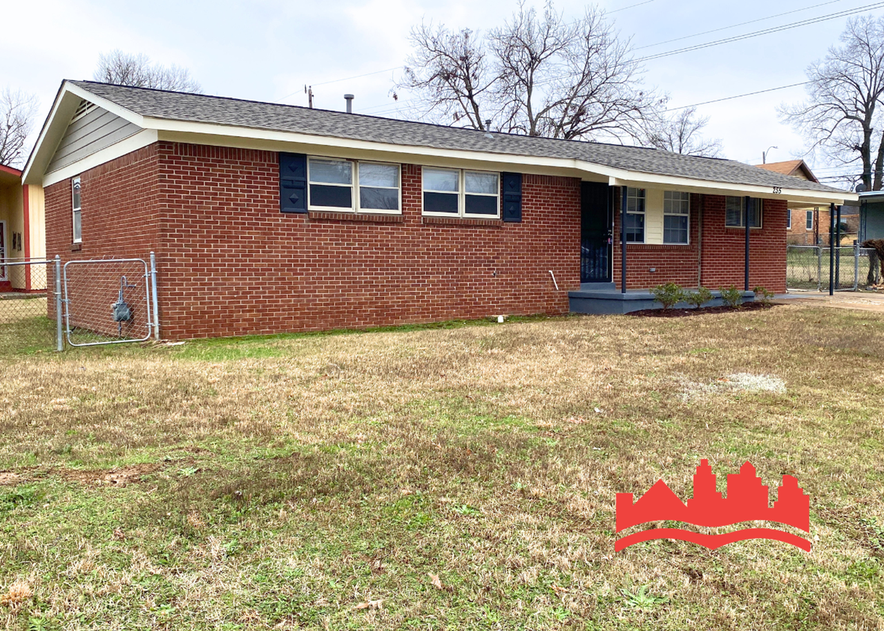 255 Southhill Ave - Photo 2 of 15