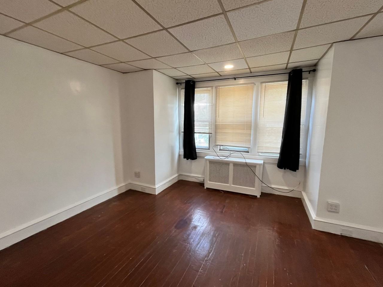 4624 Van Kirk St - Photo 5 of 29