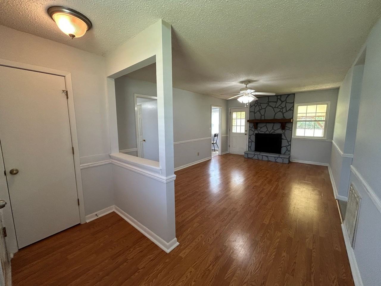 3106 Apple Valley Ln - Photo 3 of 33