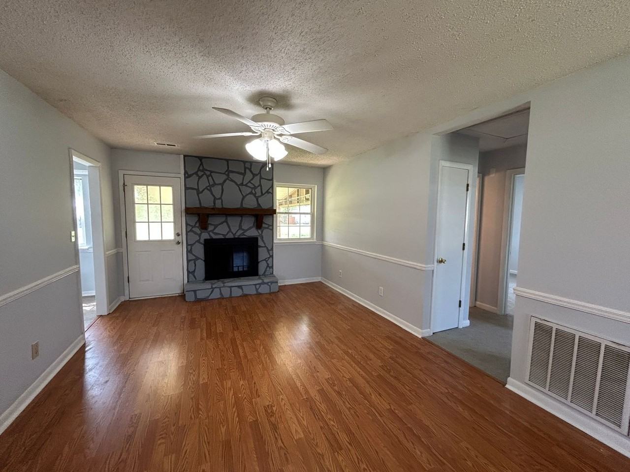 3106 Apple Valley Ln - Photo 4 of 33