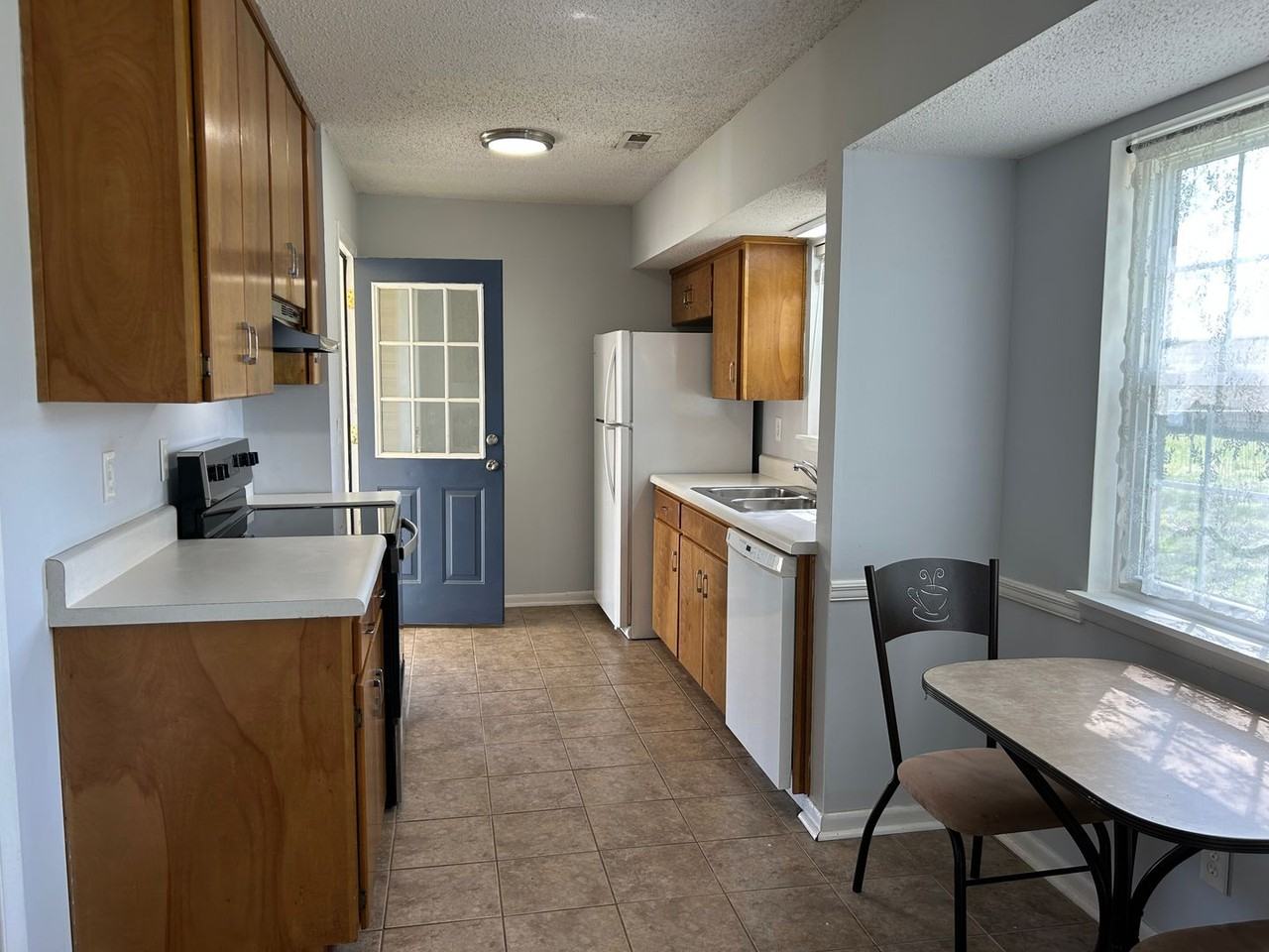 3106 Apple Valley Ln - Photo 6 of 33