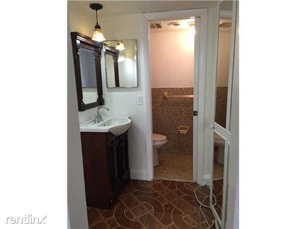 university manors - Photo 2 of 3