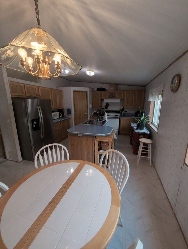 750 Wood St - Photo 2 of 9