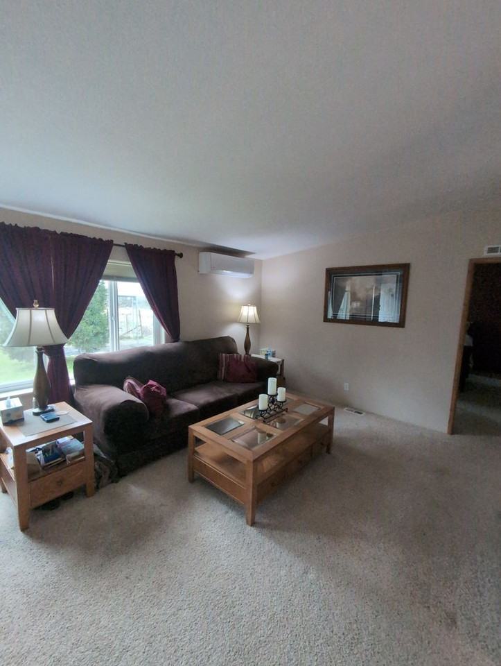 750 Wood St - Photo 3 of 9