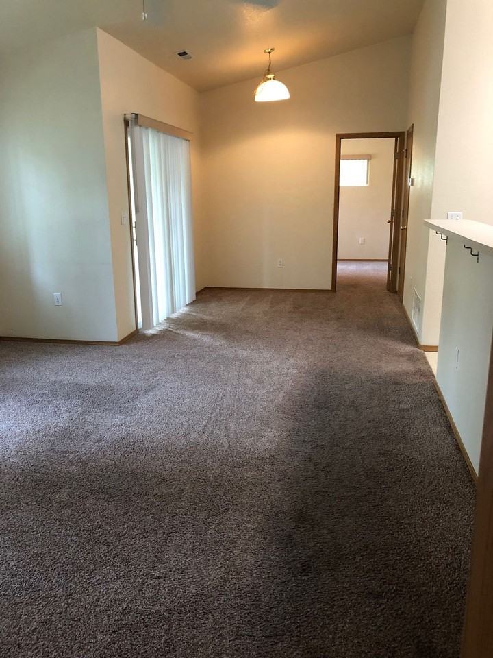 1922 N Farwell Ln #201 - Photo 2 of 37