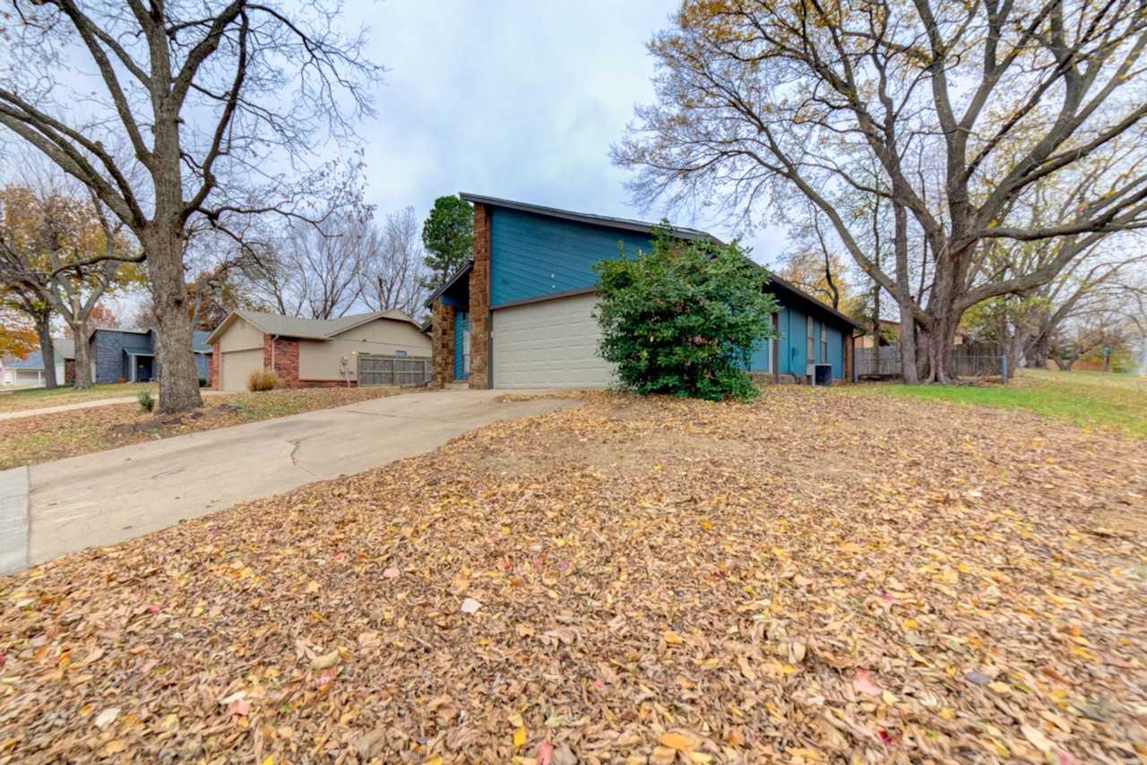 9302 S 90th East Ave - Photo 6 of 33
