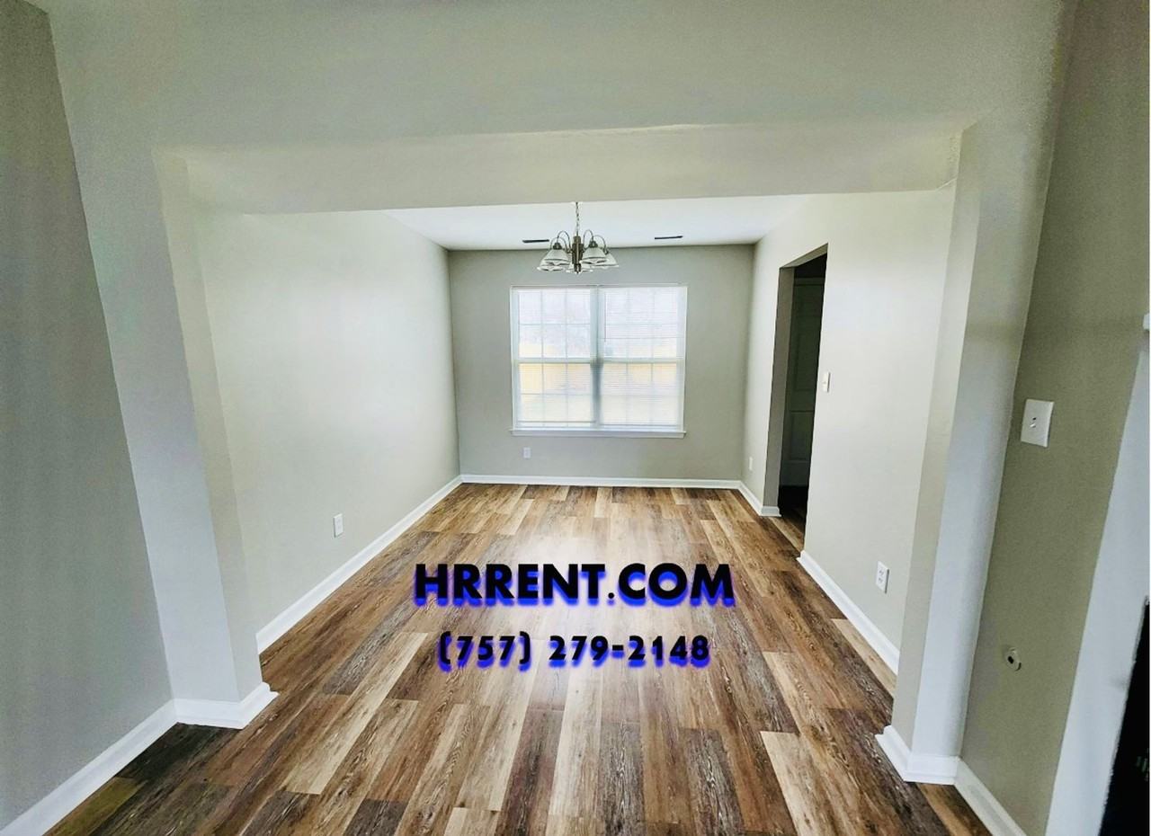 1552 Beekman St - Photo 3 of 20