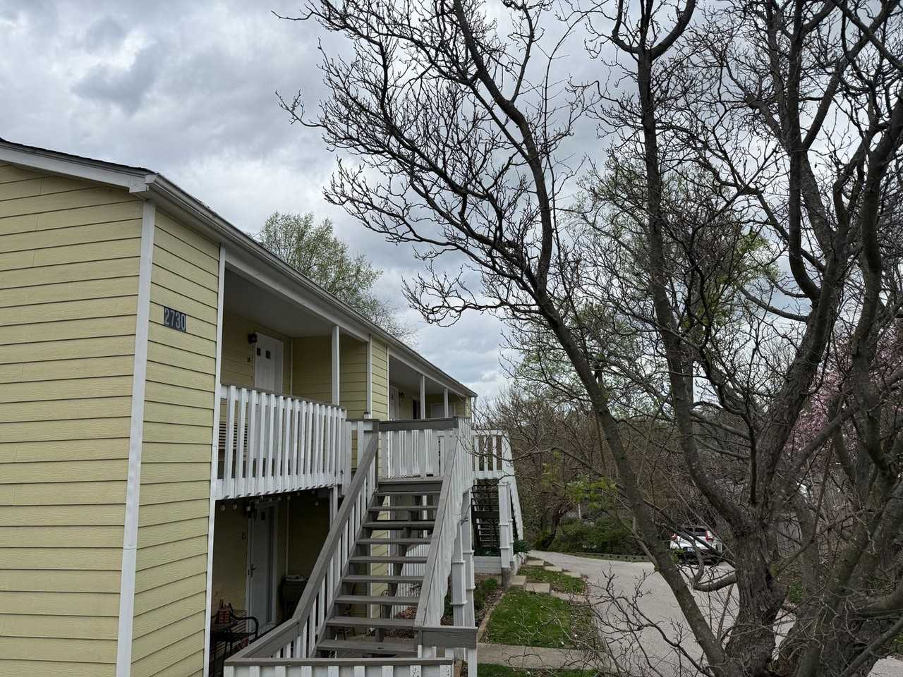 2730 Hollywood Ter #18 - Photo 2 of 12