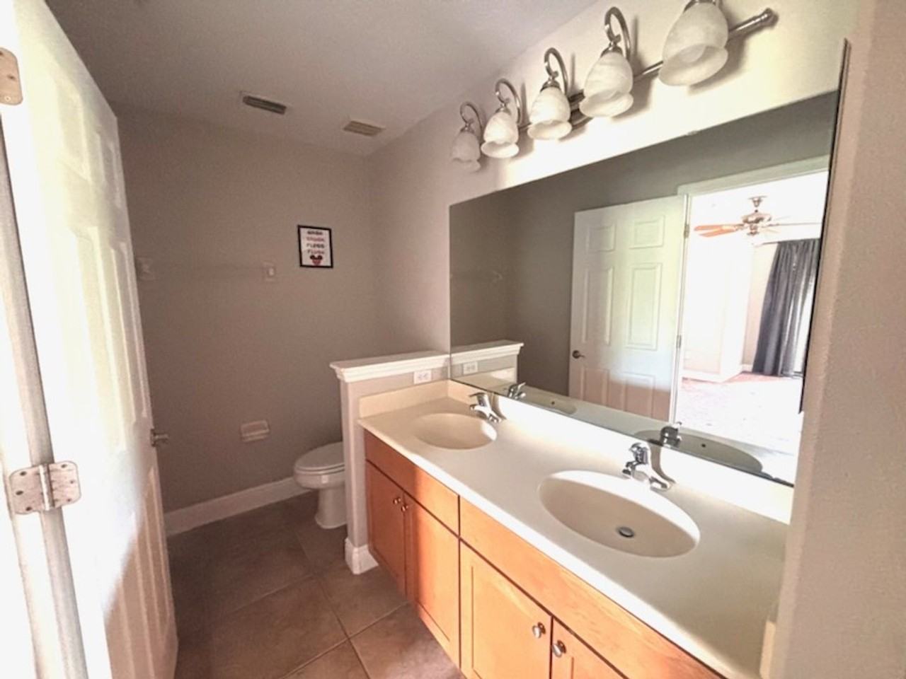 829 Assembly Ct - Photo 3 of 15