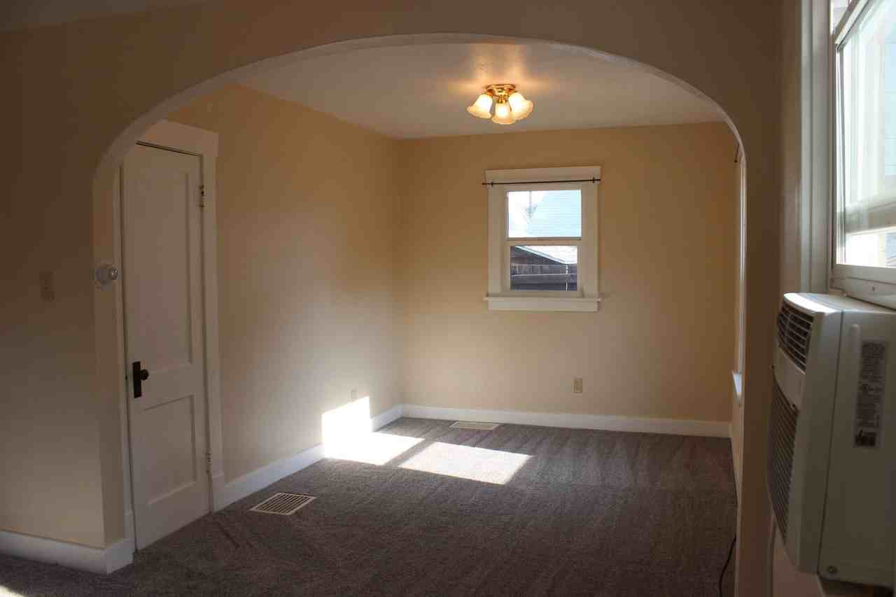 1407 Danforth Ave - Photo 3 of 11