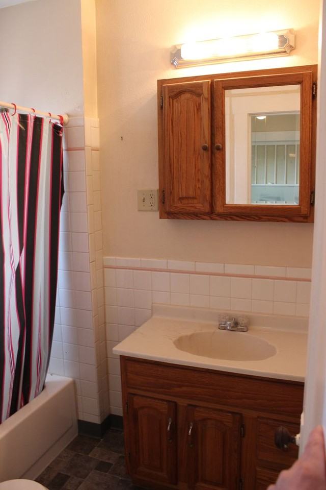 1407 Danforth Ave - Photo 4 of 11