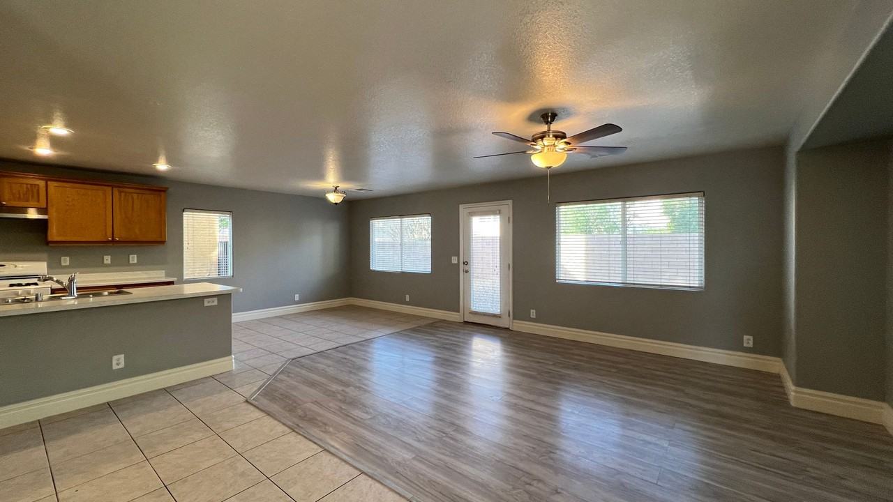 258 Rustic Club Way - Photo 5 of 23