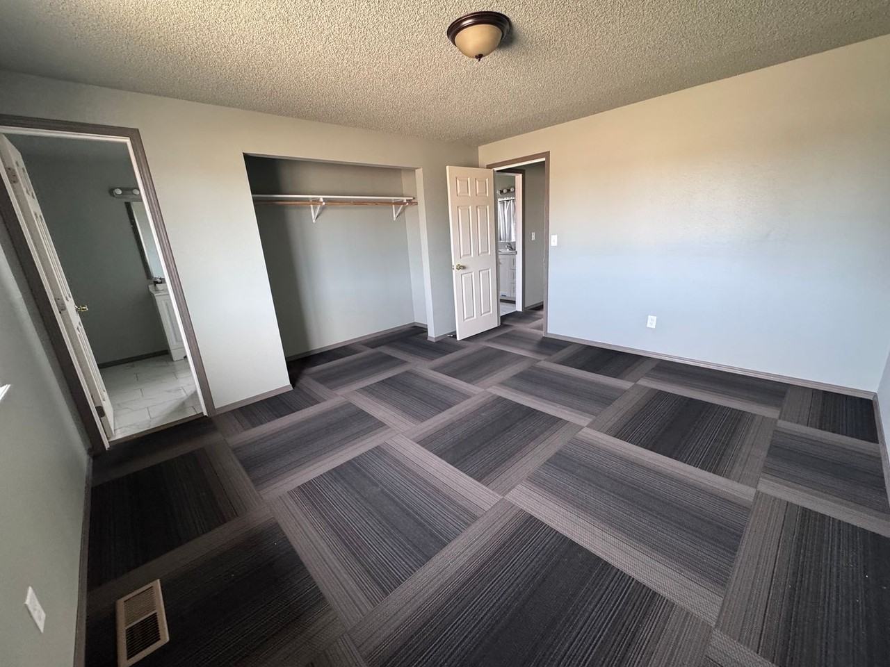 1518 S 24th Ave - Photo 7 of 15