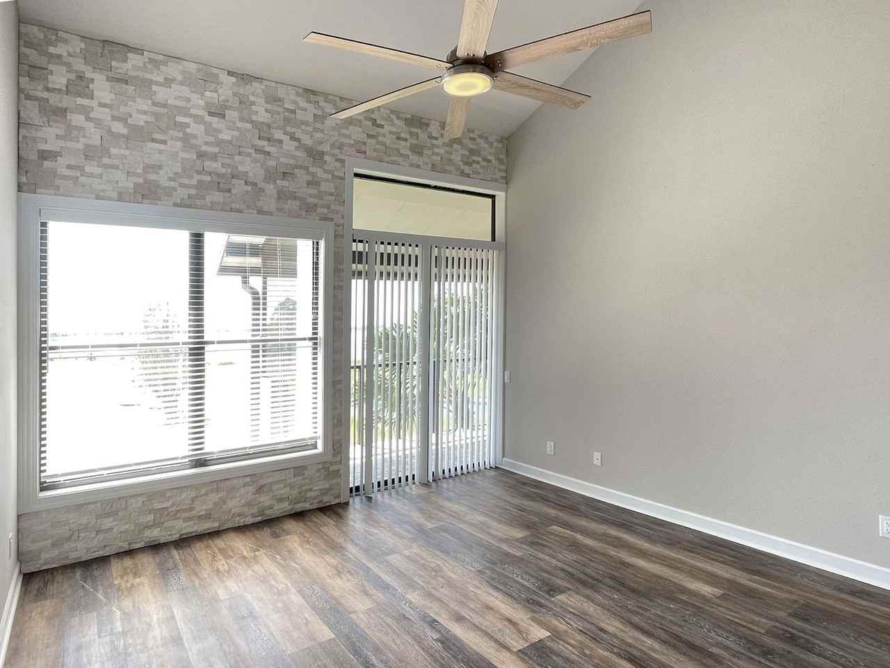 415 Laurel Cove Way - Photo 3 of 19