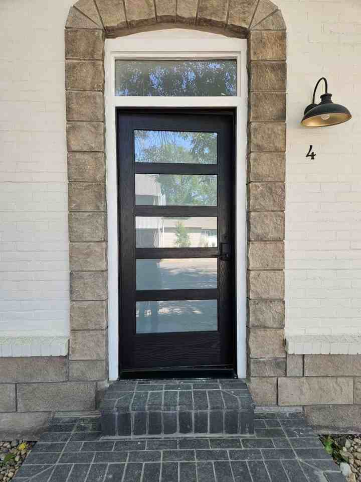 The Grand View Apartments - Photo 2 of 9