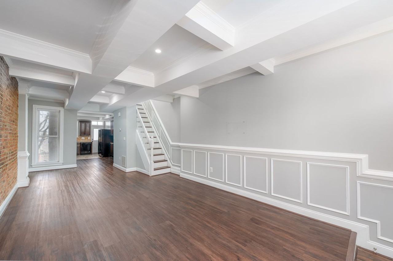 443 N Milton Ave - Photo 4 of 26