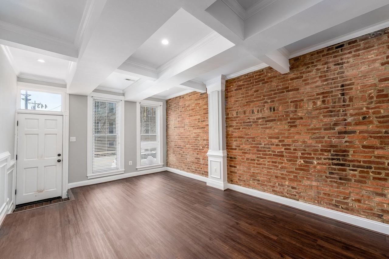 443 N Milton Ave - Photo 6 of 26