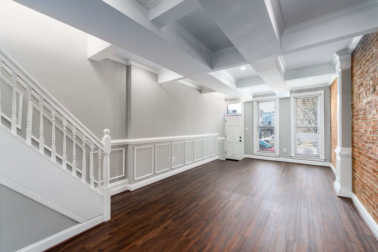 443 N Milton Ave - Photo 7 of 26