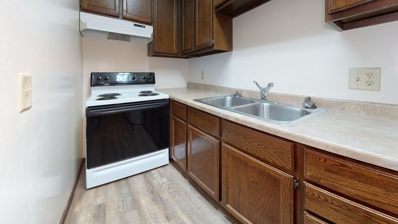 Richard Arms Apartments - Photo 4 of 5