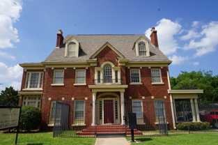 The Chateau de Fleurs - Photo 1 of 1