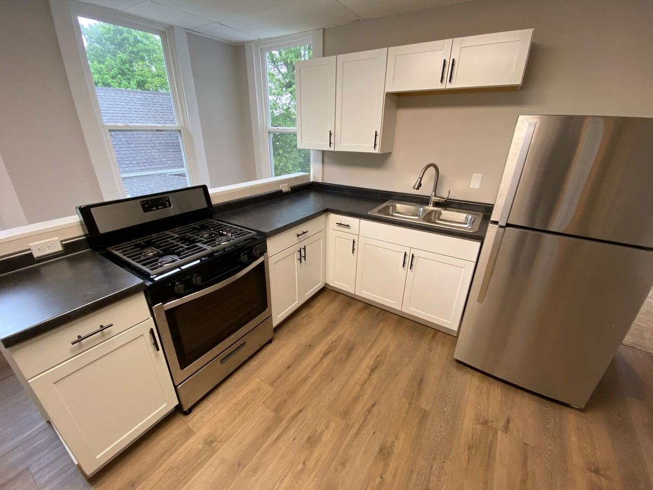 1815-1817 Meharry St - Photo 3 of 15