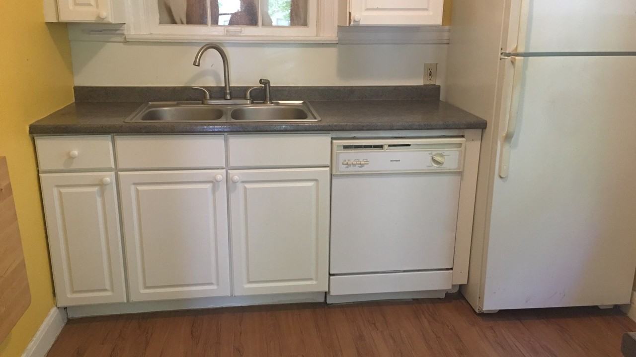 507 E 54th St - Photo 3 of 13