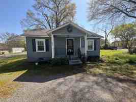 featured image of 809 W Gold St