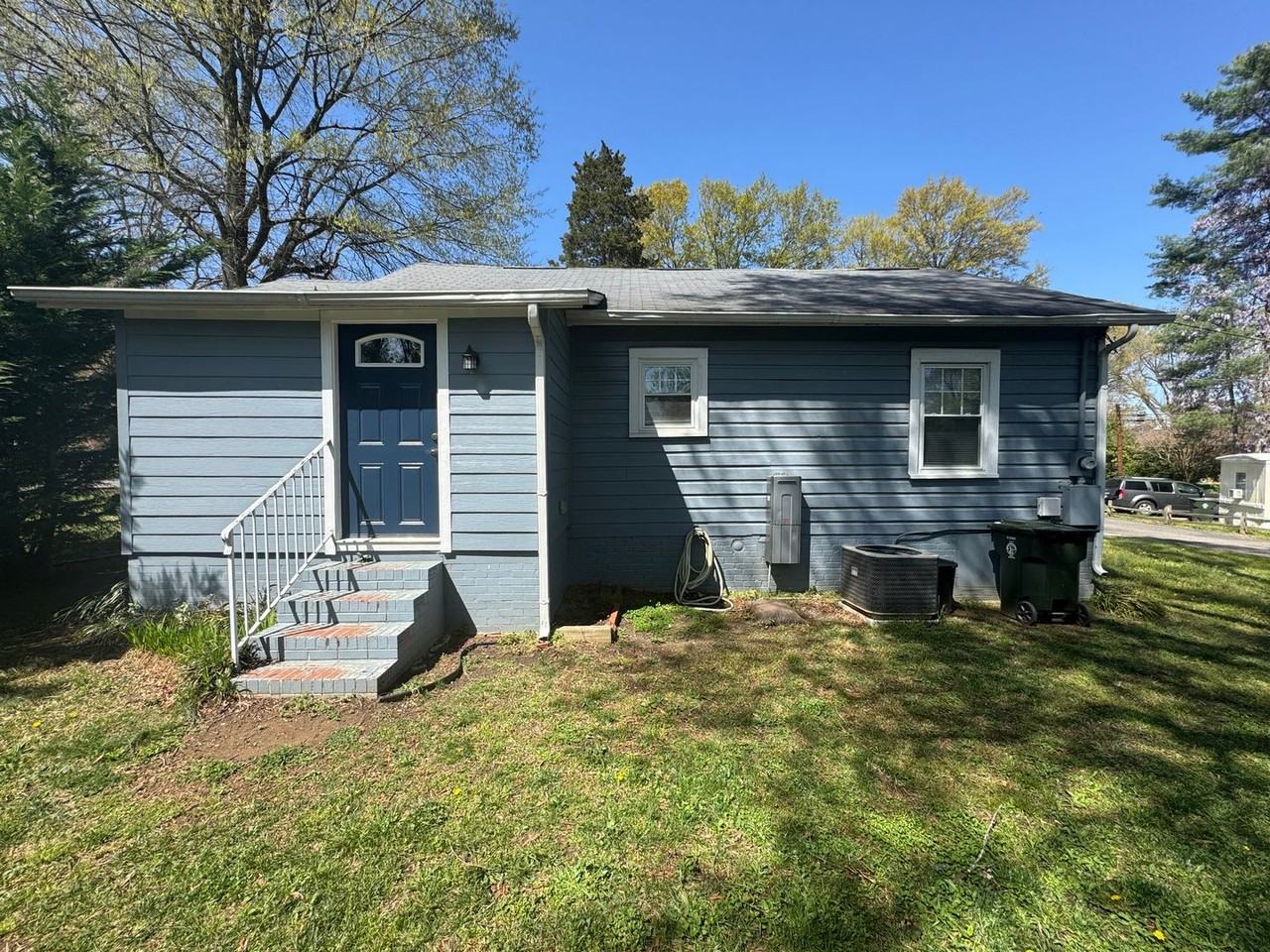 809 W Gold St - Photo 4 of 35