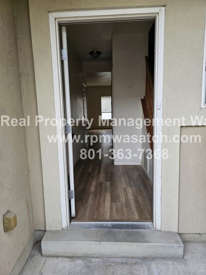 2401 S Big Village Ct - Photo 3 of 16