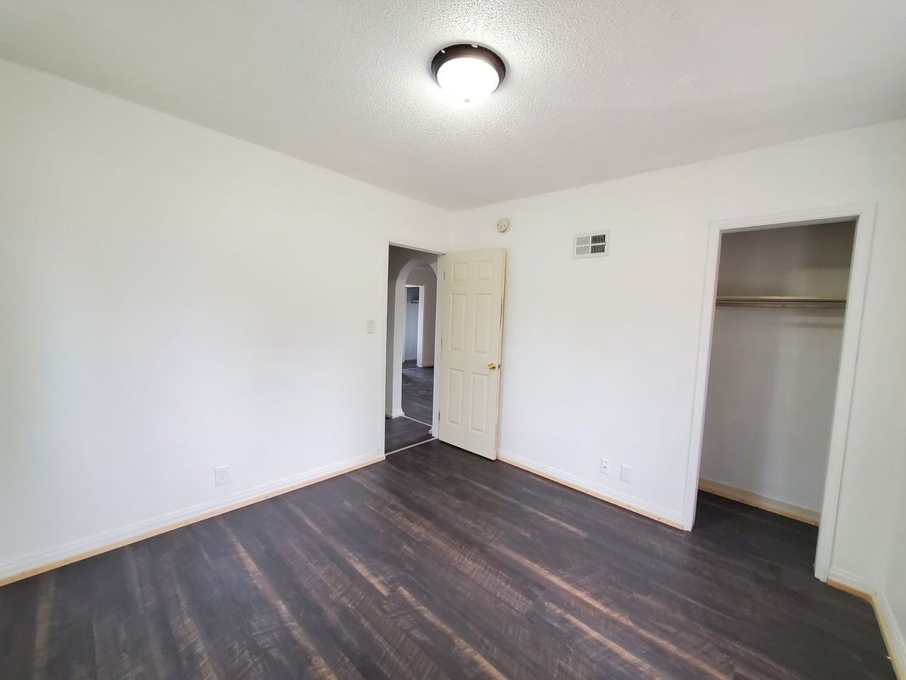 306 Charles St - Photo 7 of 15