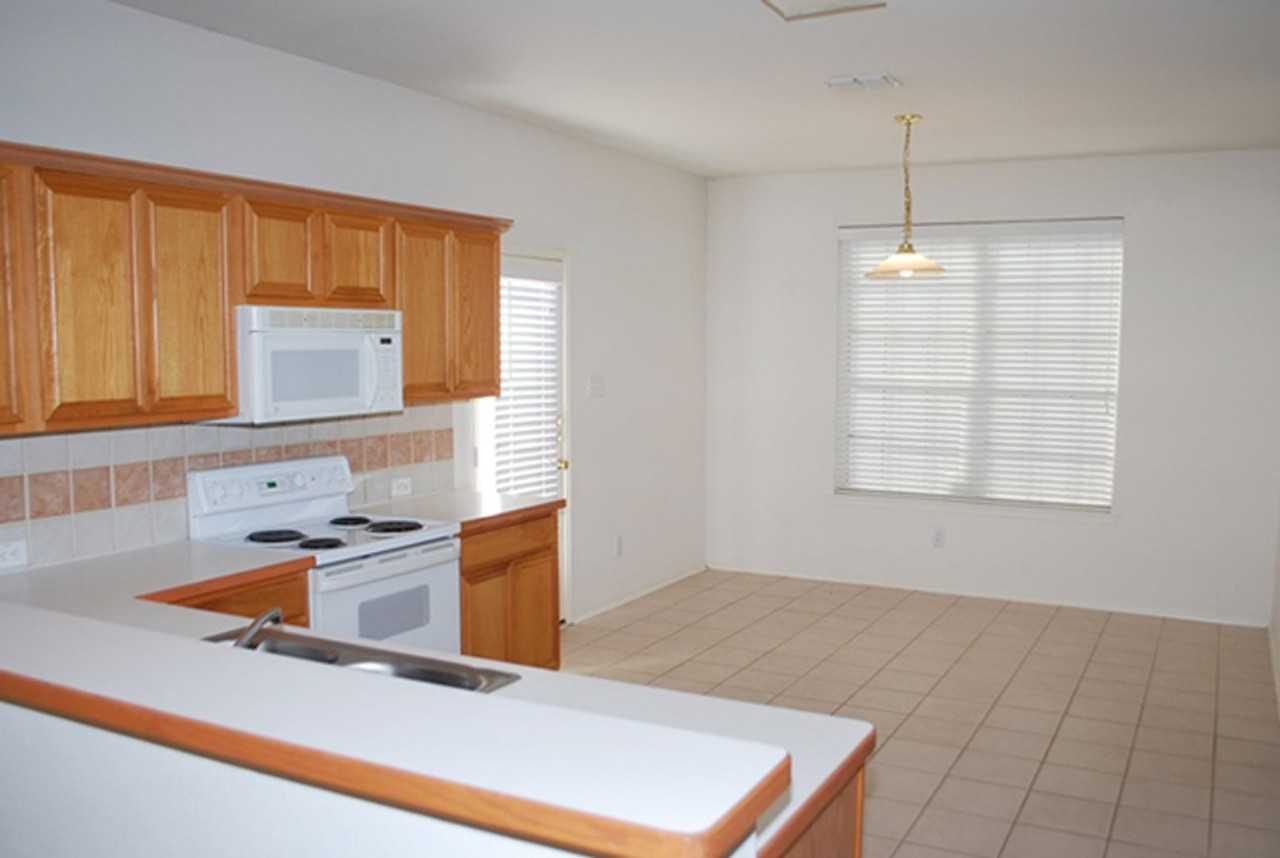 10416 Lake Brook Dr - Photo 2 of 11