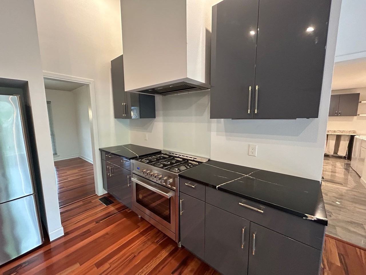 2915 N 42nd St - Photo 6 of 24