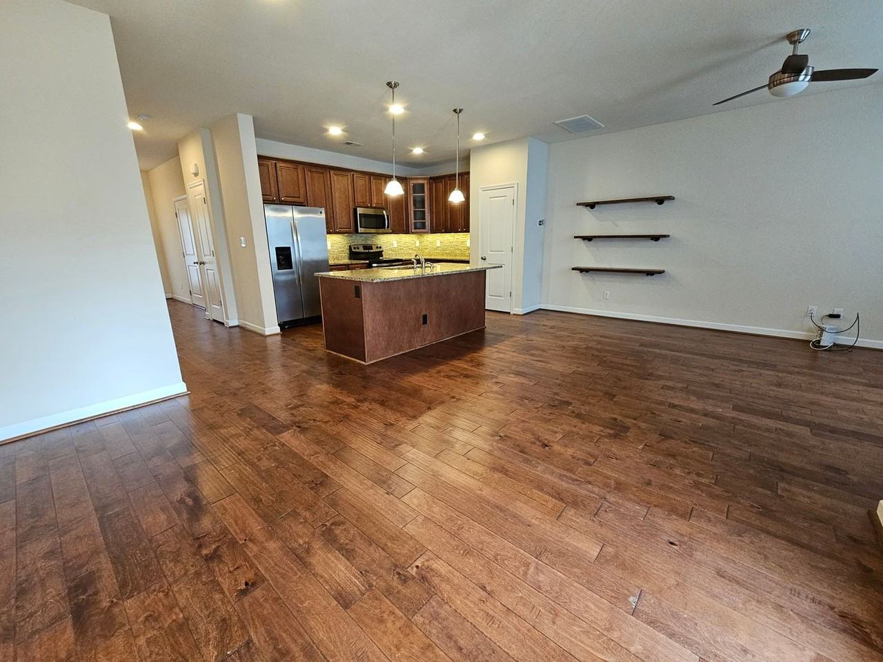 5137 Lombard St - Photo 7 of 25