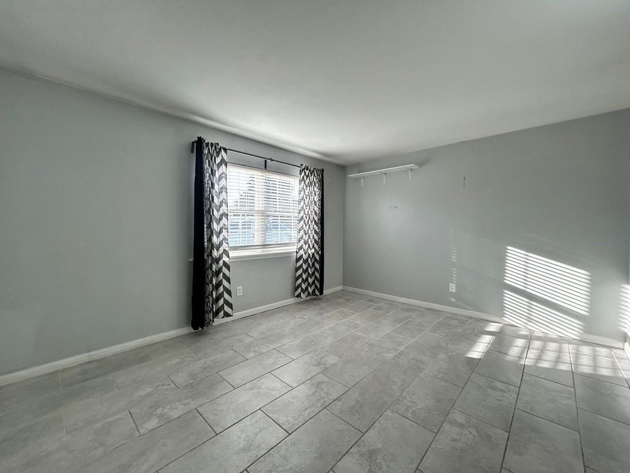 604 Cambria Ct - Photo 4 of 10